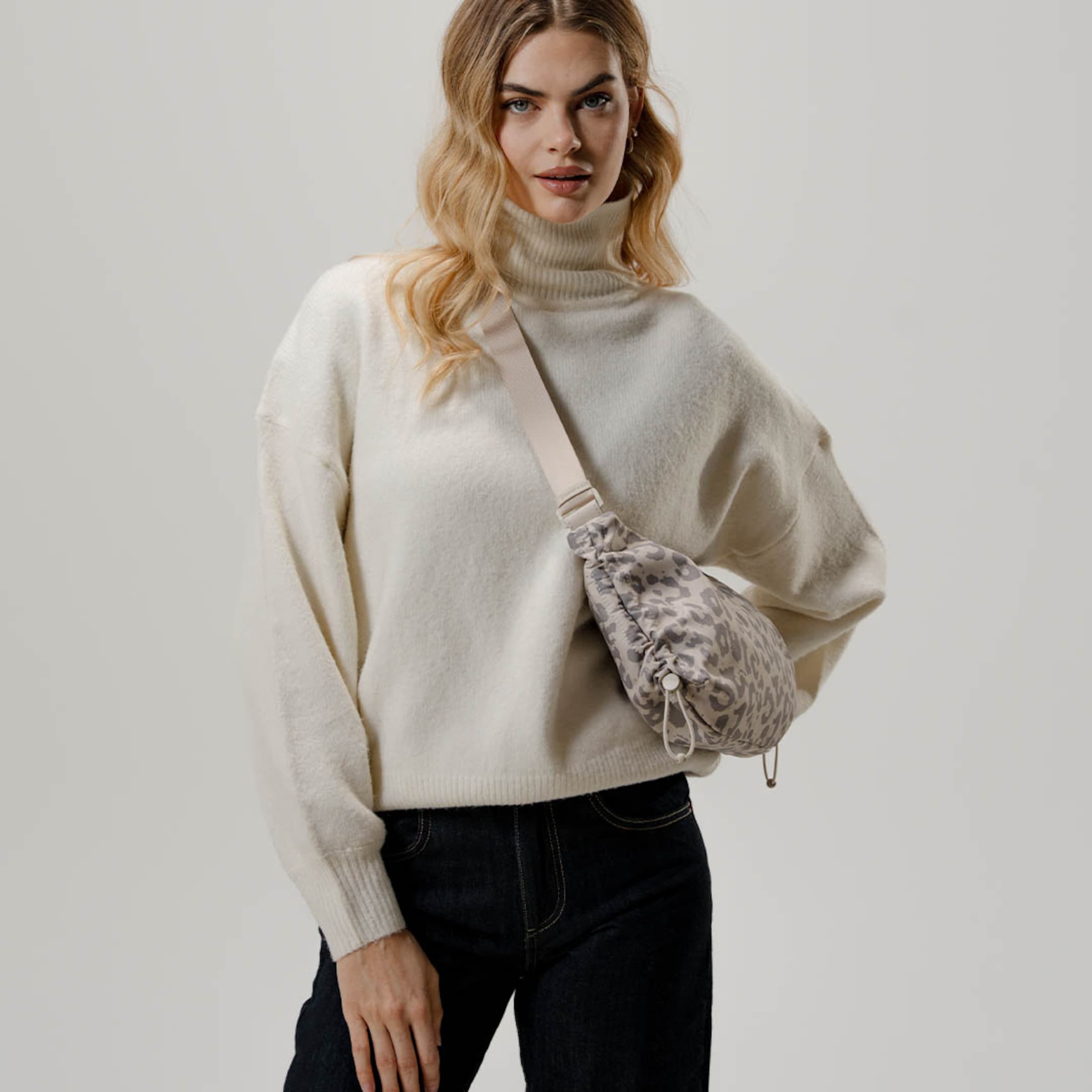 Skara Small Leo Sandstone