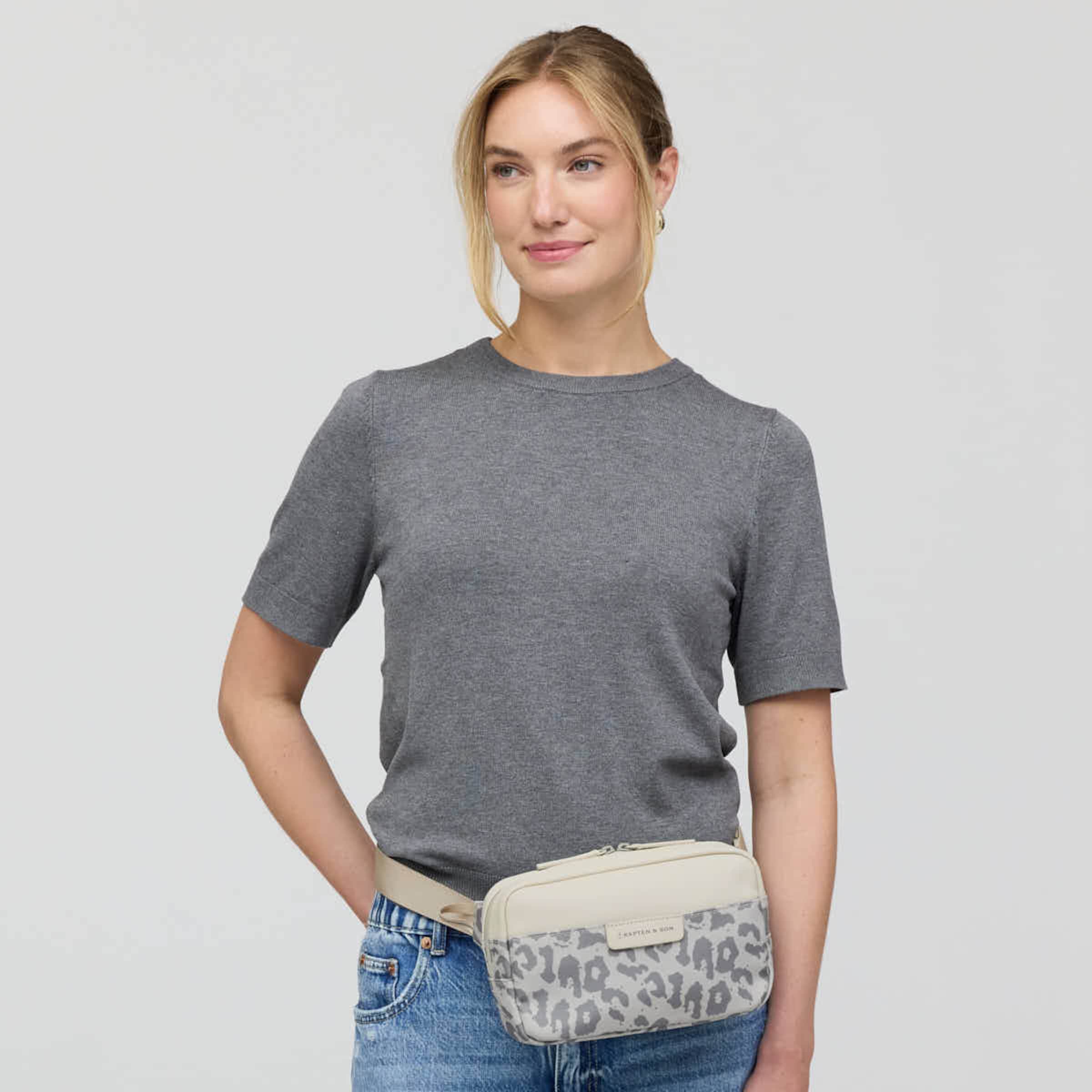 Bergen Pro Crossbody Leo Sandstone