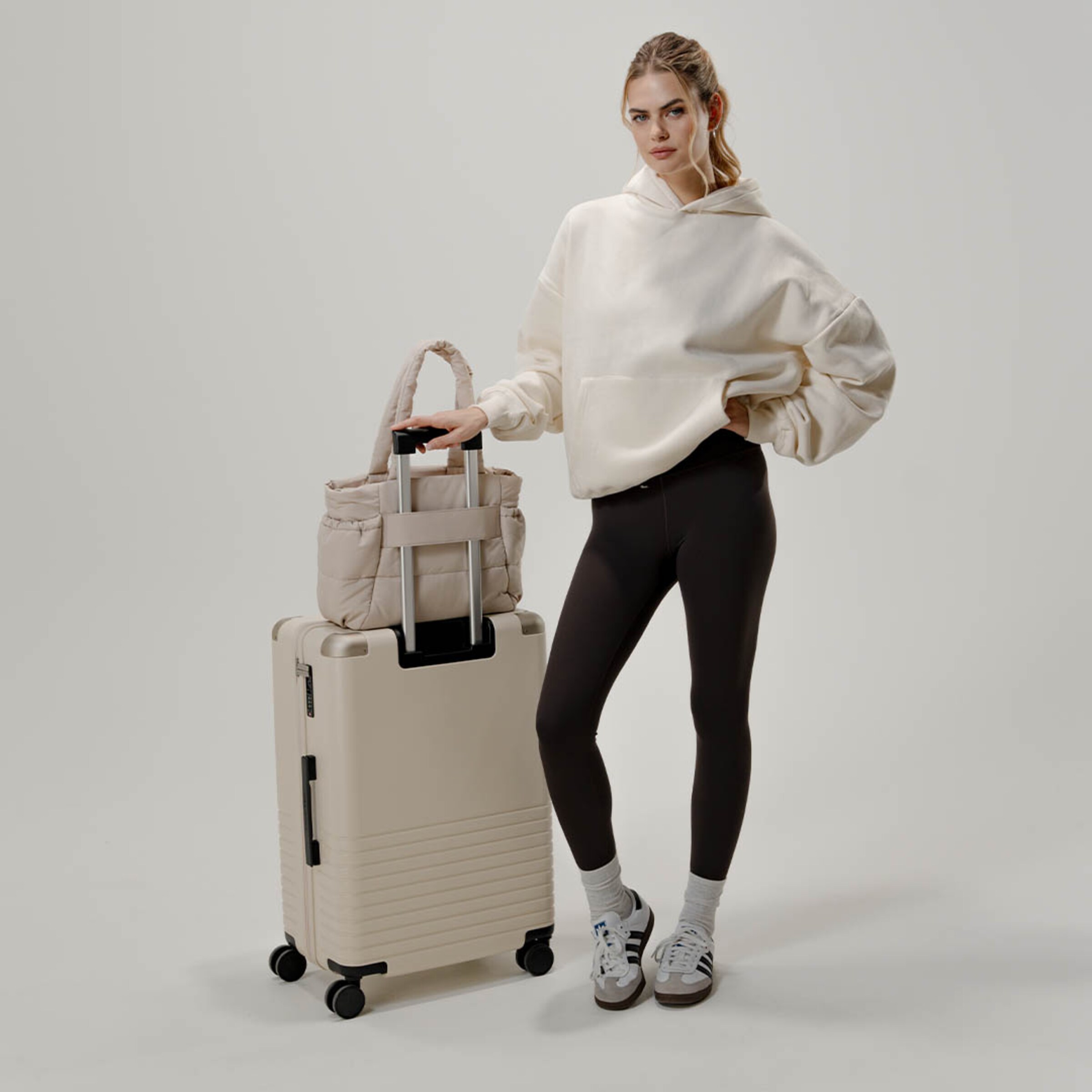 Hellvi Cloud Medium Sandstone