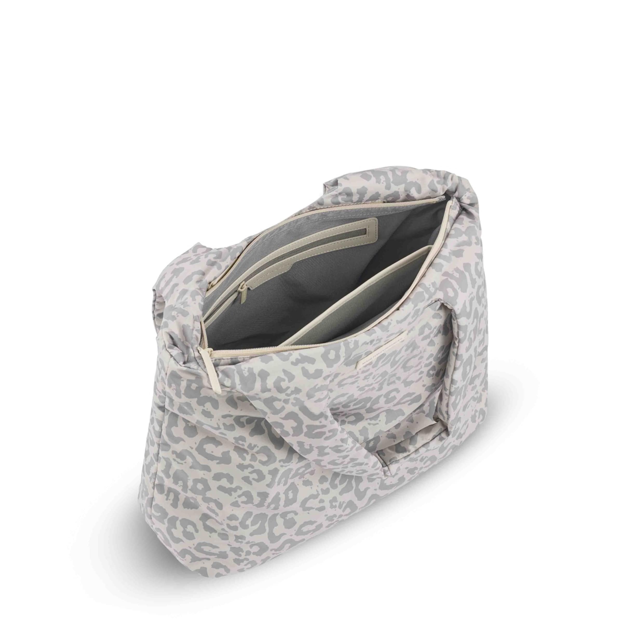 Skara Cloud Shopper Leo Sandstone