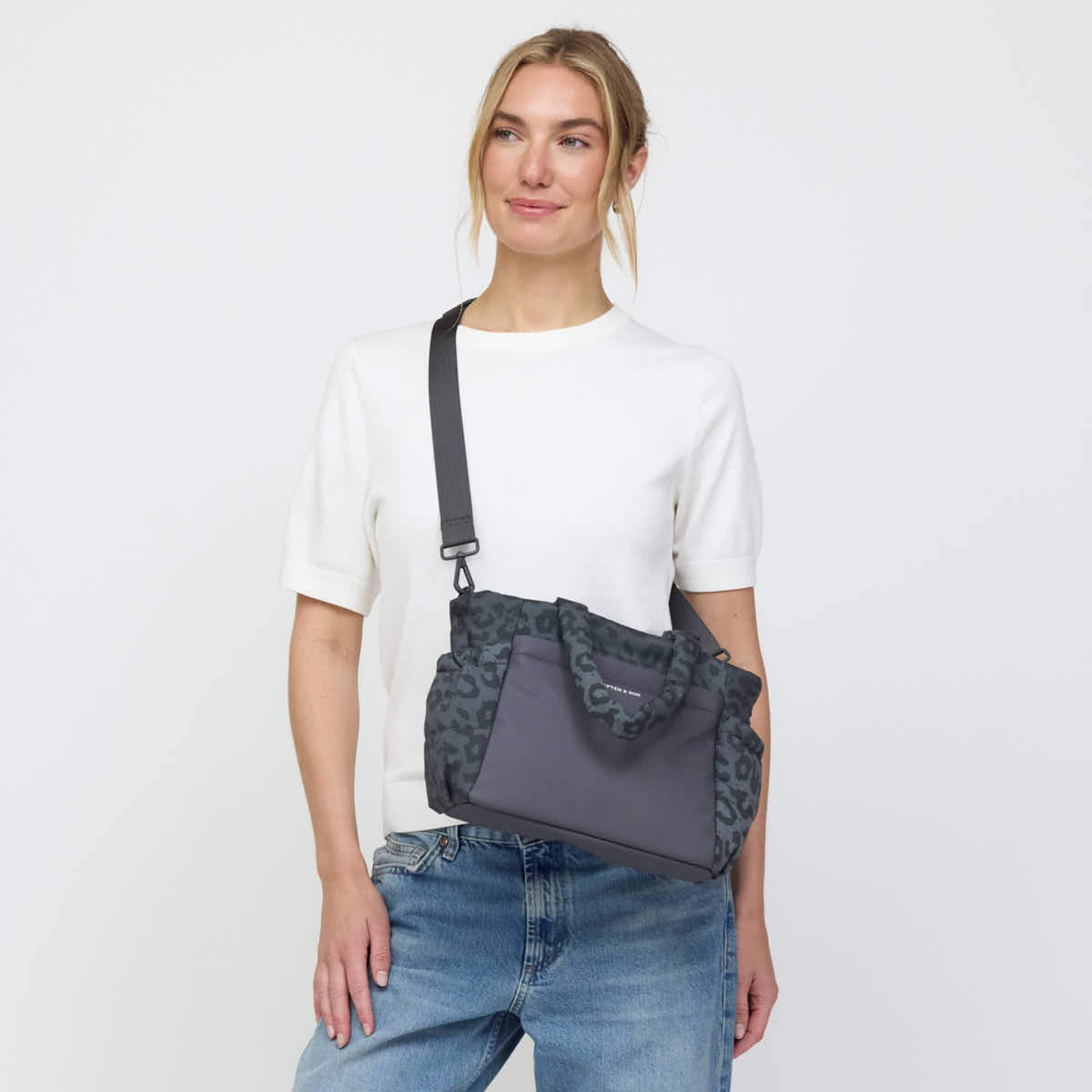 Hellvi Cloud Small Leo Dark Grey