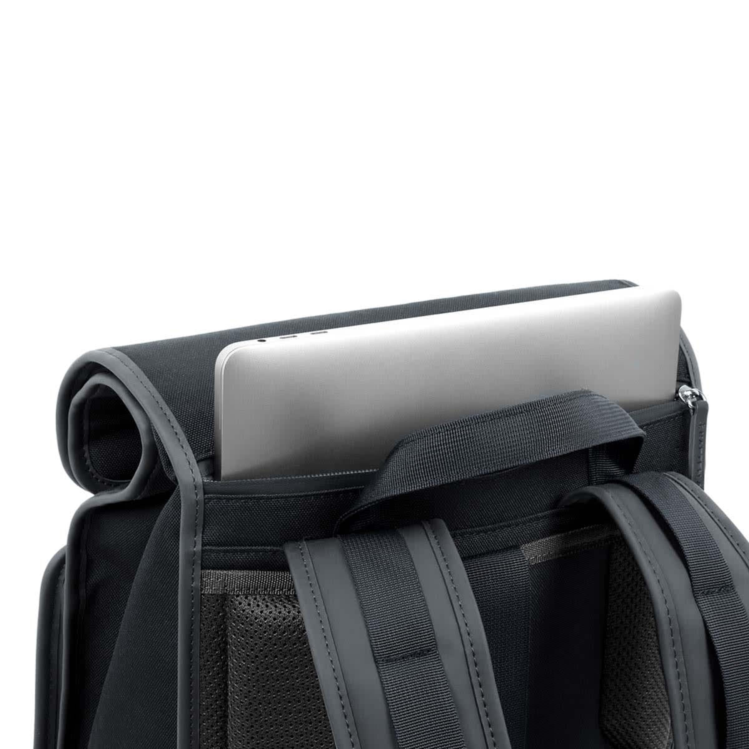 Lund Pro Midnight Blue