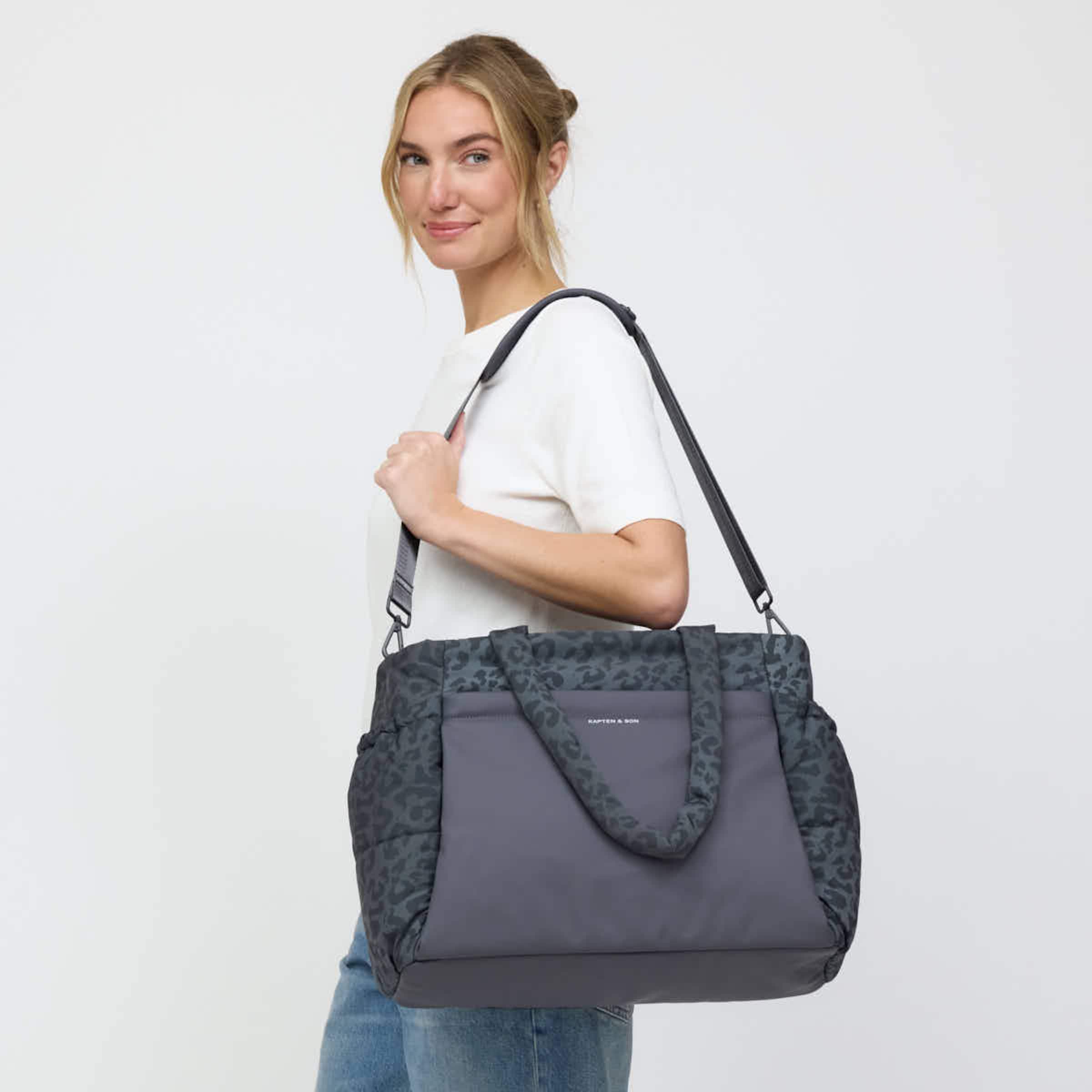 Hellvi Cloud Large Leo Dark Grey