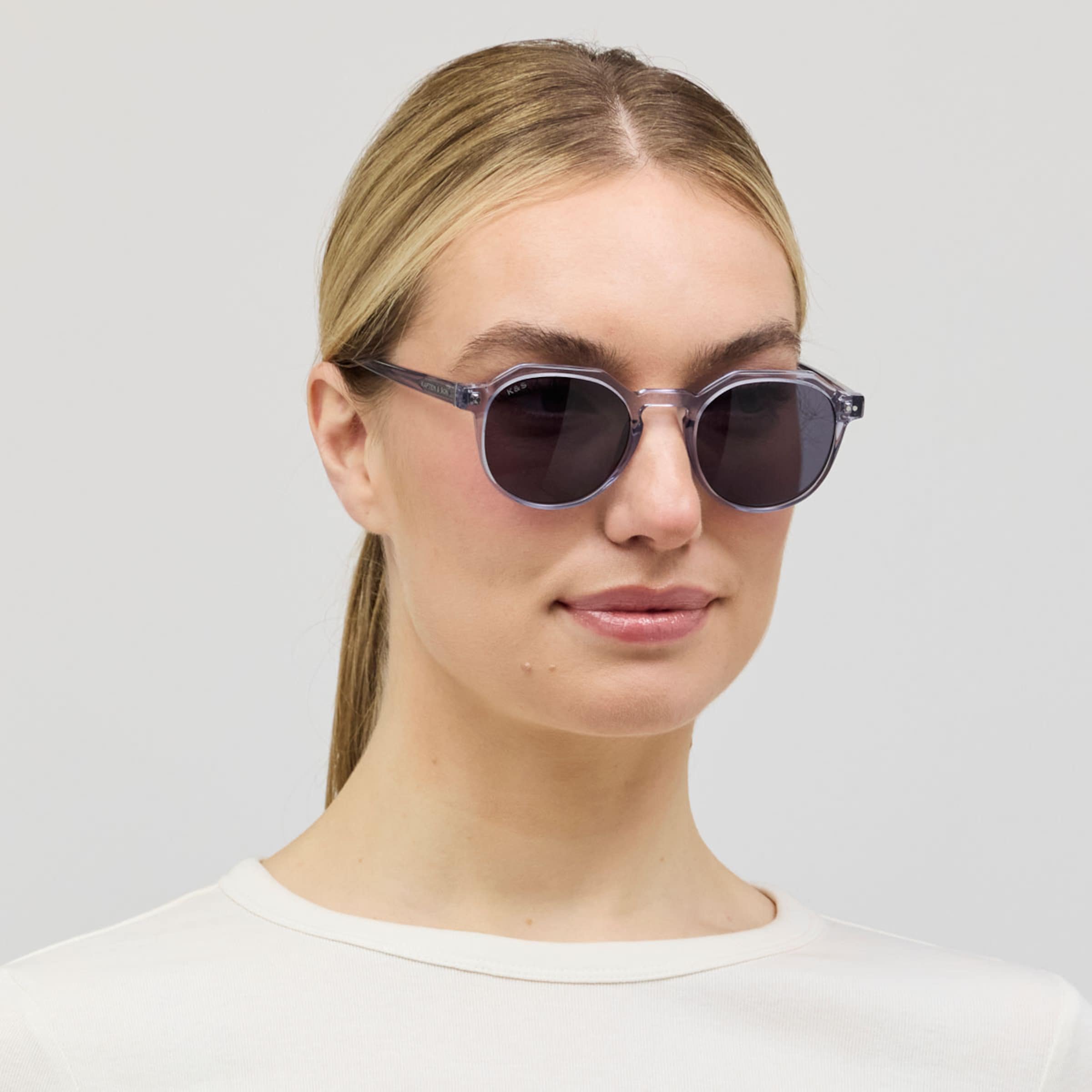 Manila Transparent Grey Black