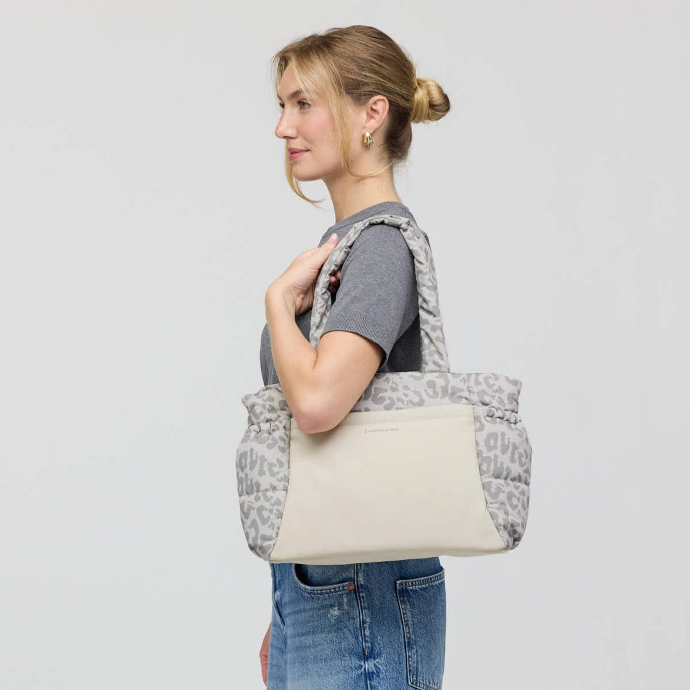 Hellvi Cloud Medium Leo Sandstone