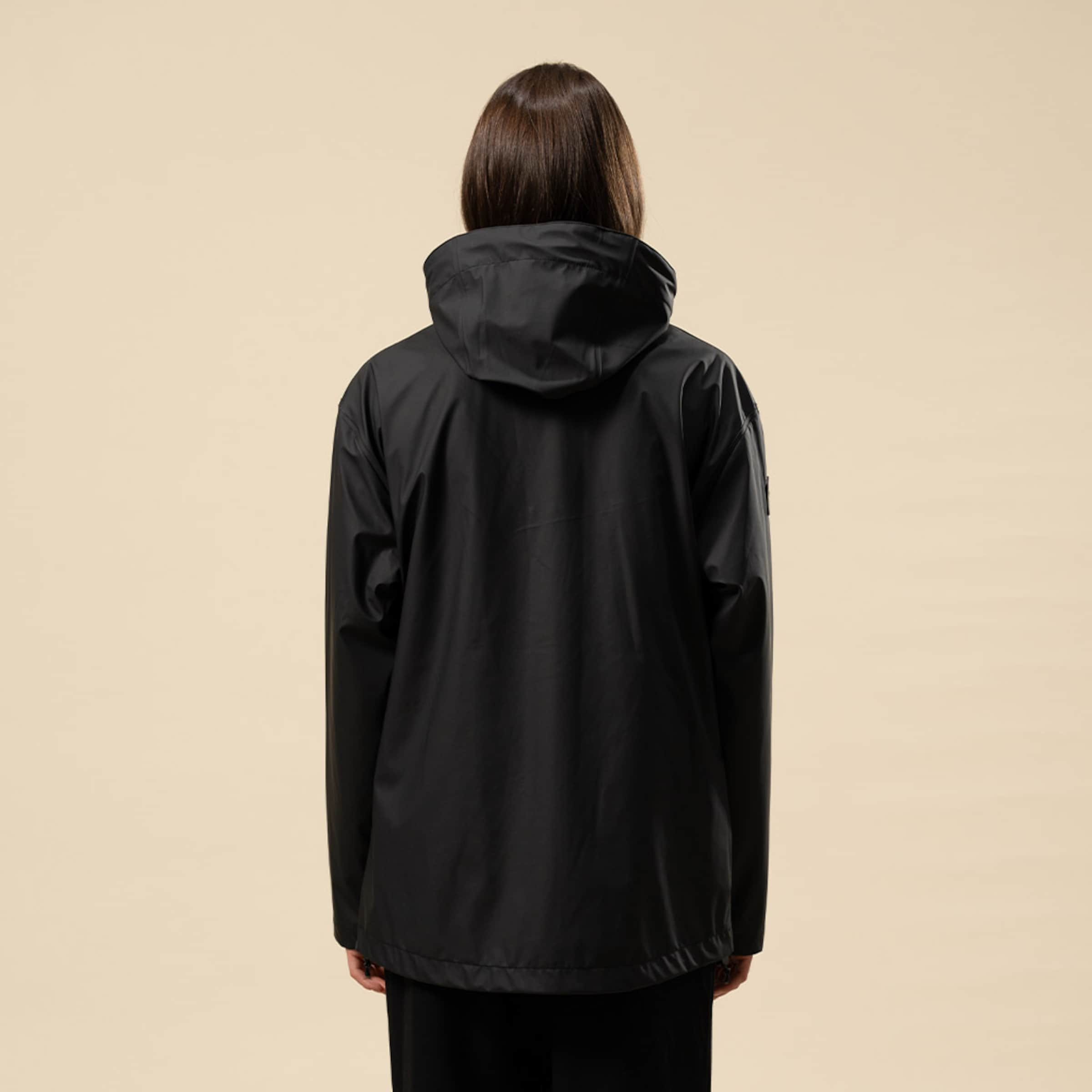 Short rain clearance jacket with hood