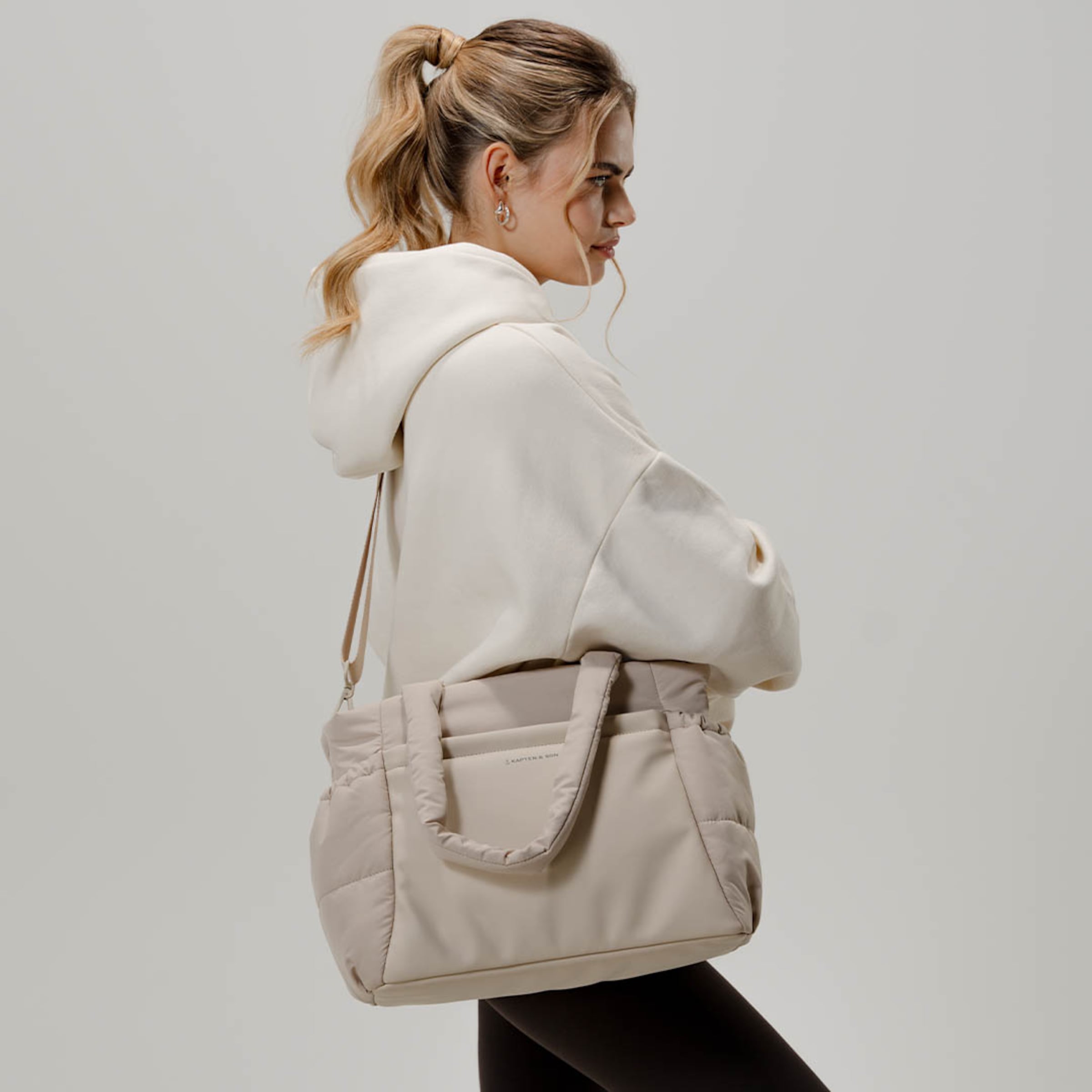 Hellvi Cloud Medium Sandstone