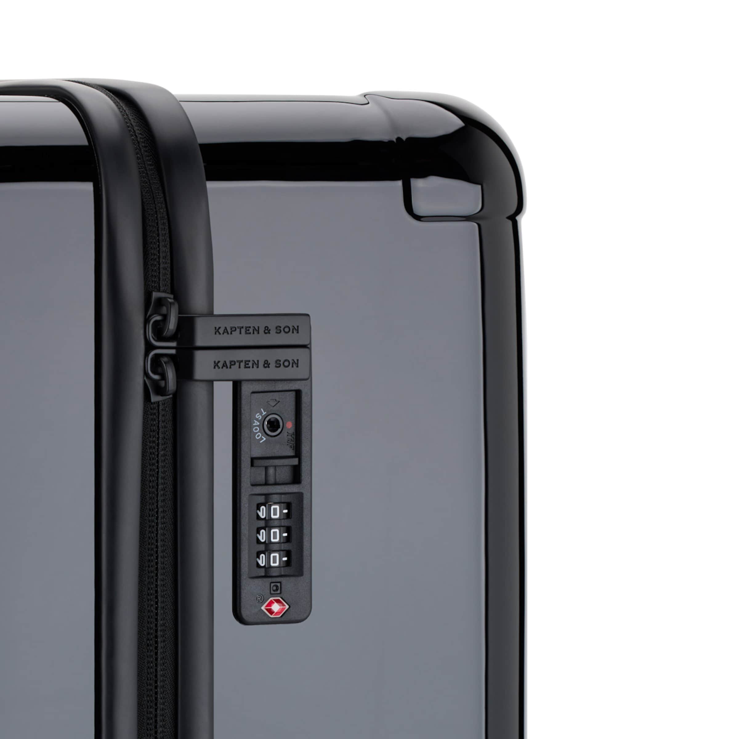 Heathrow Essential Check In All Black