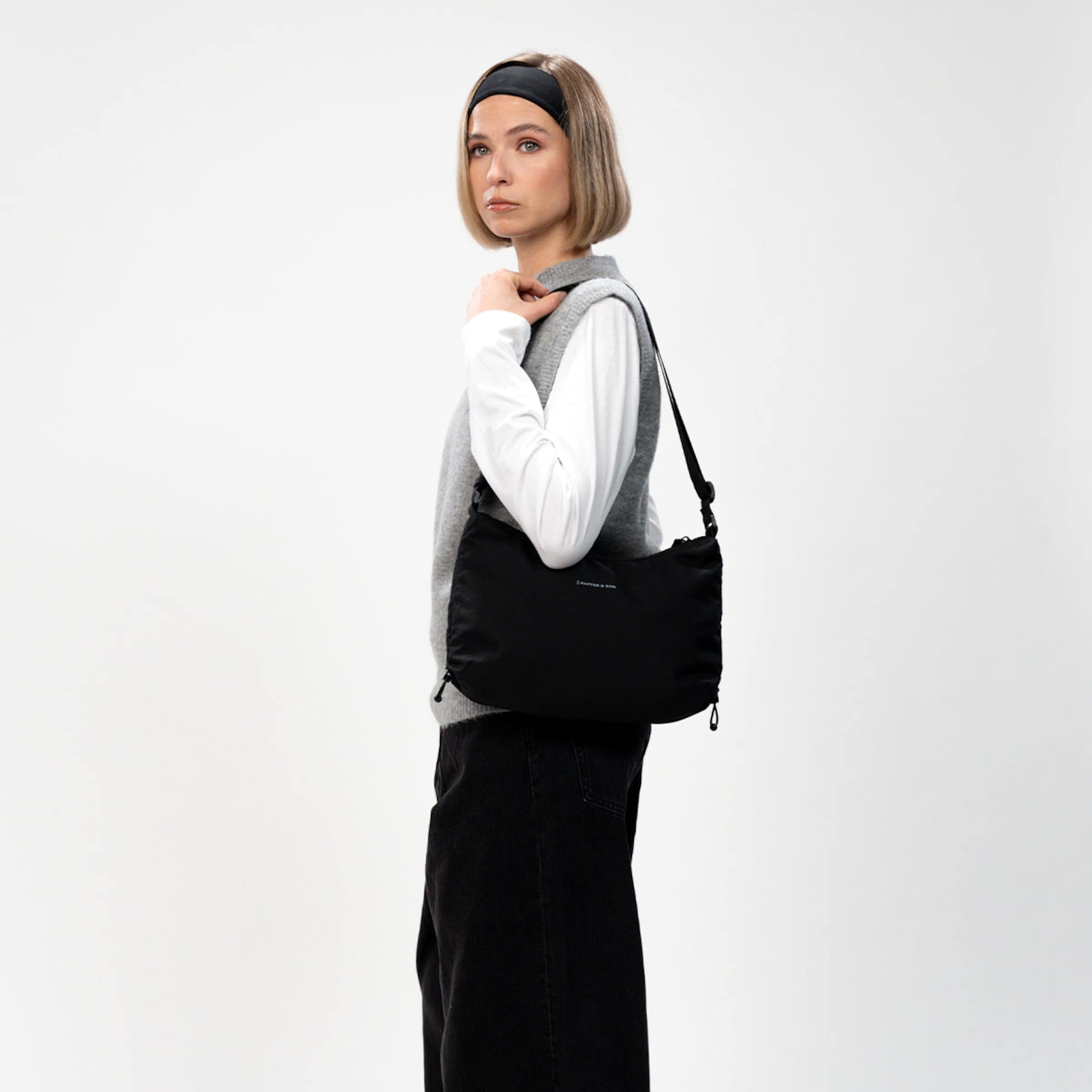 Skara Small All Black