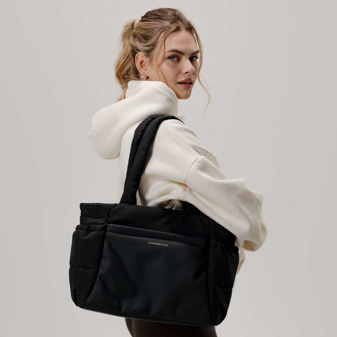 Hellvi Cloud Medium All Black