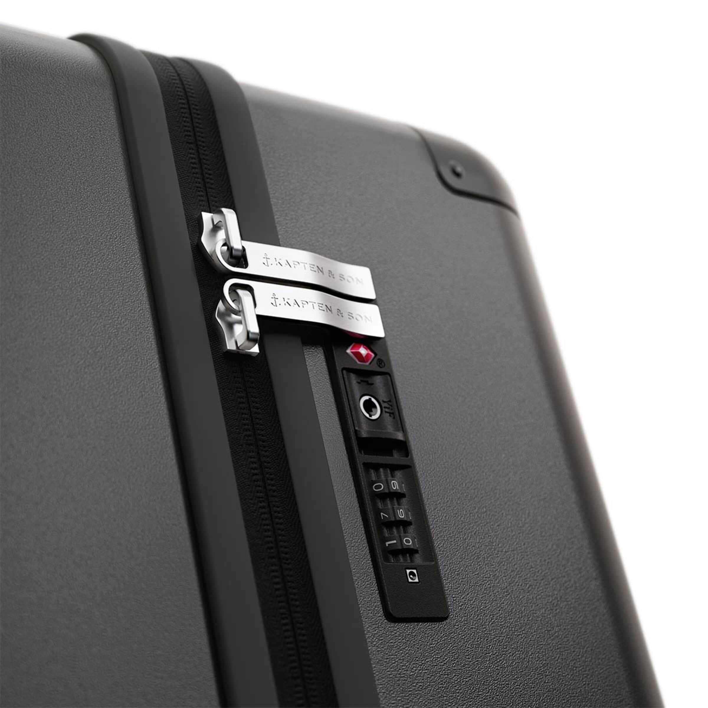 Set Heathrow All Black