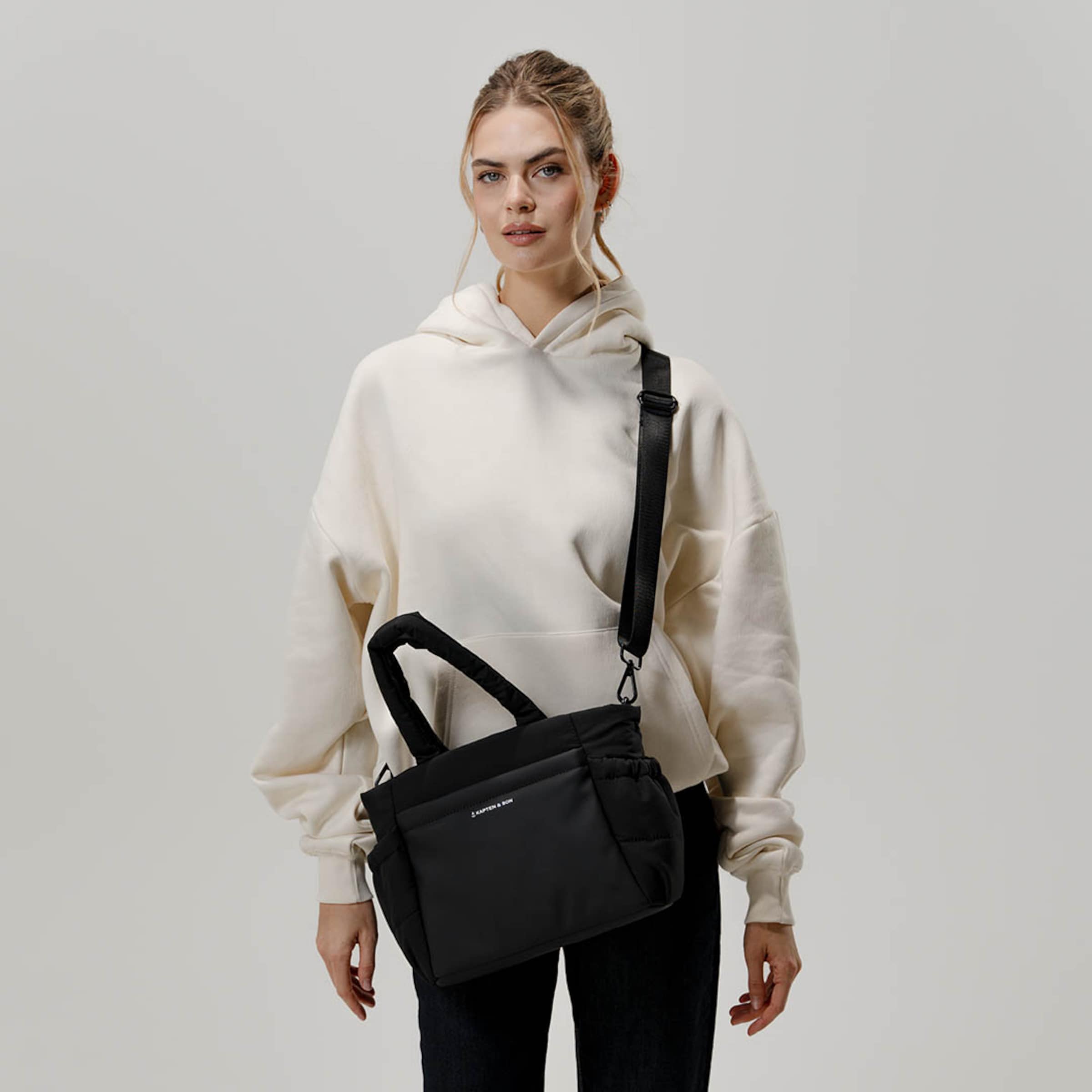 Hellvi Cloud Small All Black