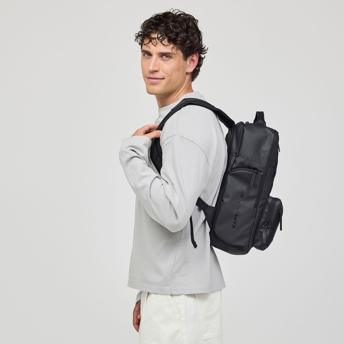 Bergen Ultra All Black