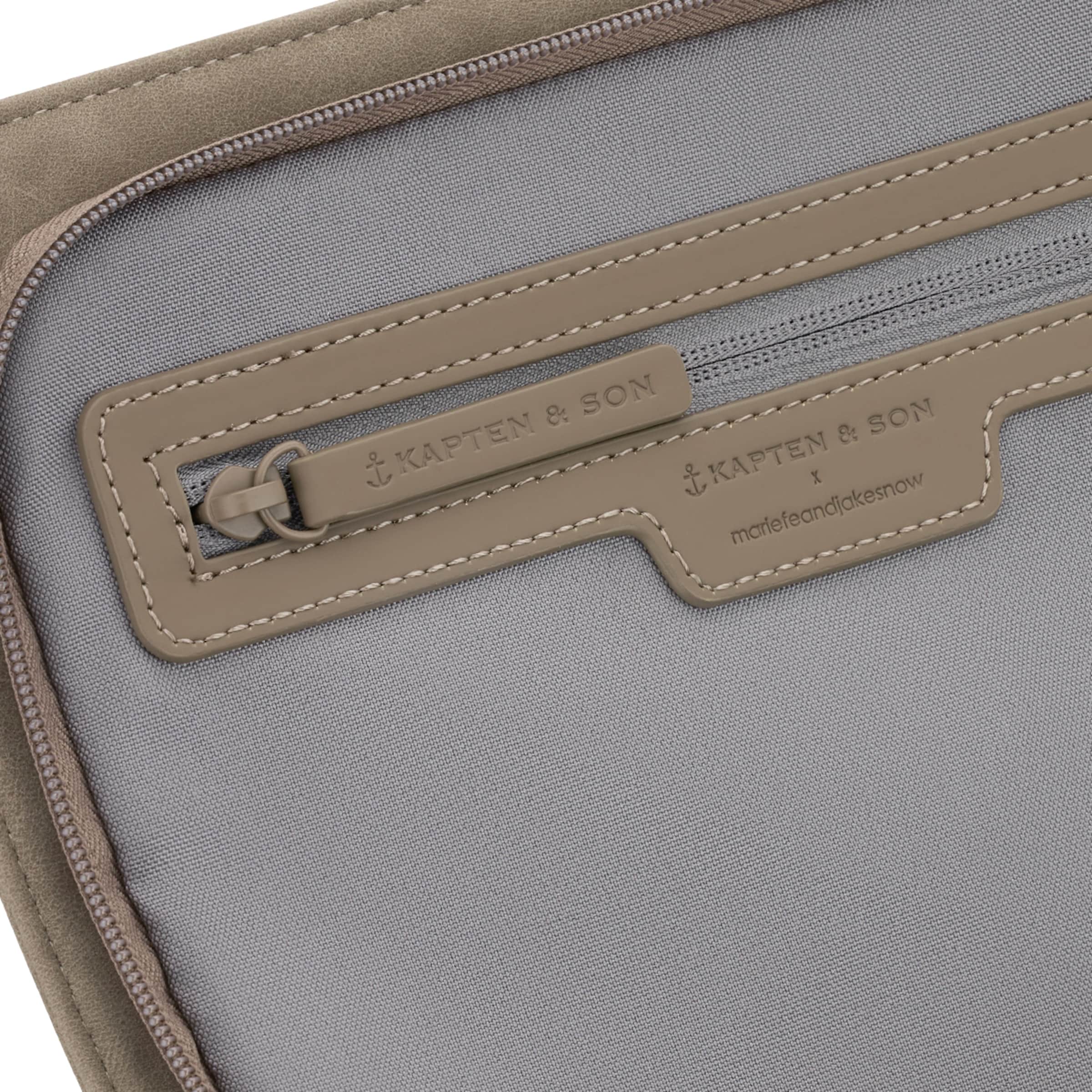 Bali Walnut by Mariefeandjakesnow