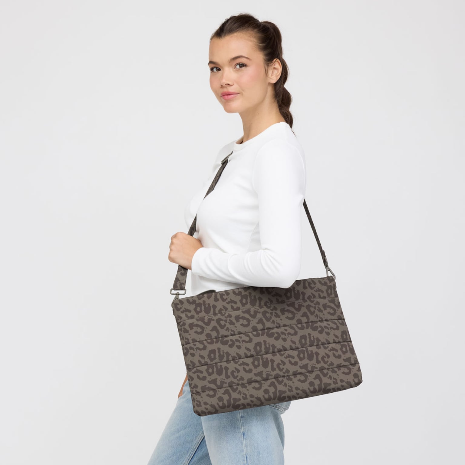 Ava Laptop Sleeve, Ava Laptop Sleeve Leo Dark Brown Marron, Image 2 sur 8