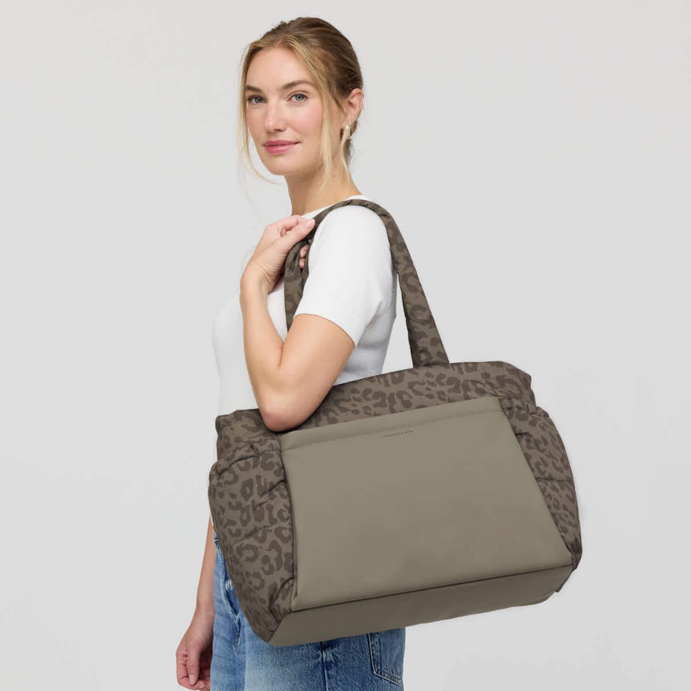 Hellvi Cloud Large Leo Dark Brown